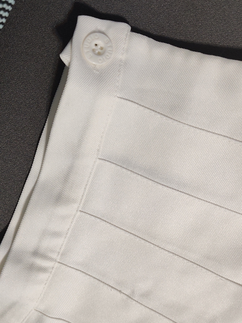 Studio C White Lined Skirt Size M - Picture 5 of 11